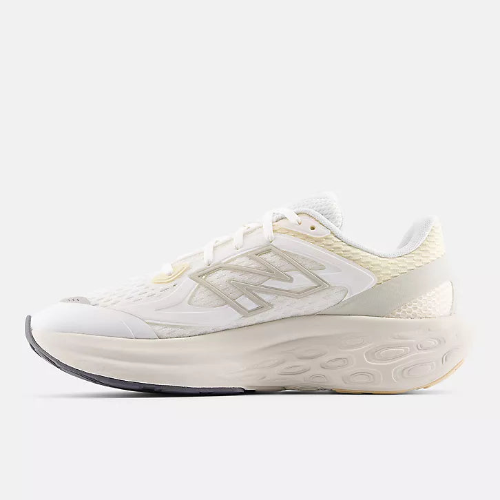 New Balance Fresh Foam Trainer UTRNEA Seasalt Linen