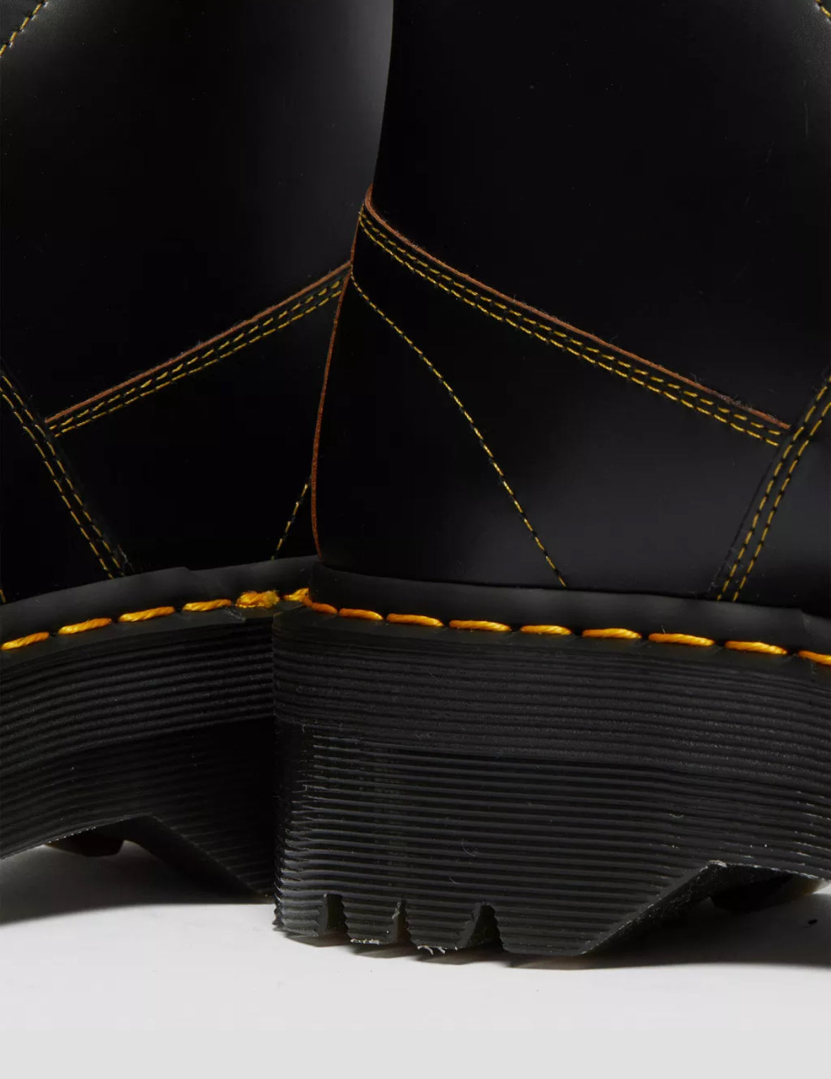 Dr.Martens Church Quad Black Vintage Smooth 25357001