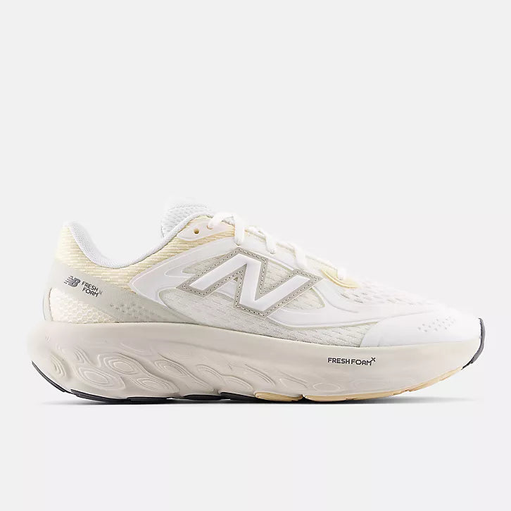 New Balance Fresh Foam Trainer UTRNEA Seasalt Linen