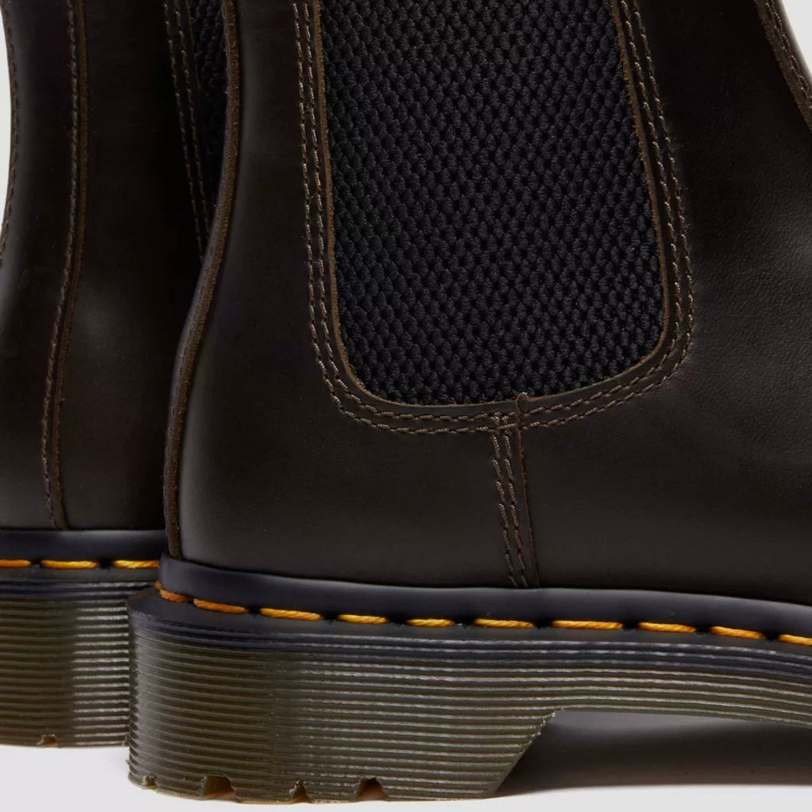 Dr.Martens 2976 Chelsea Boots Leonore Dark Taupe 41415020