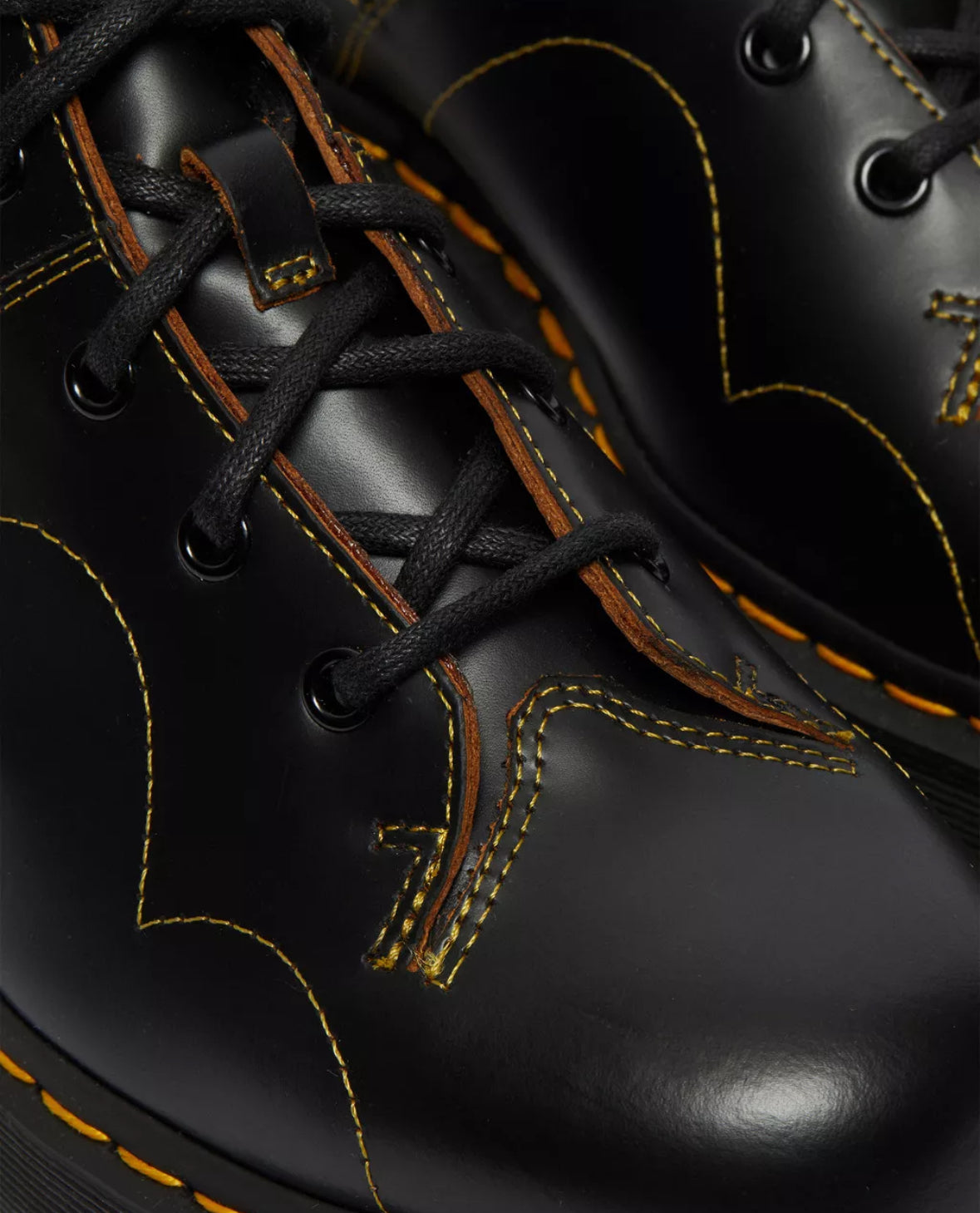 Dr.Martens Church Quad Black Vintage Smooth 25357001