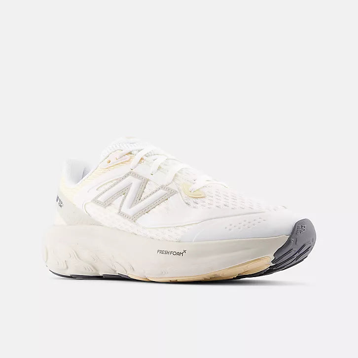 New Balance Fresh Foam Trainer UTRNEA Seasalt Linen