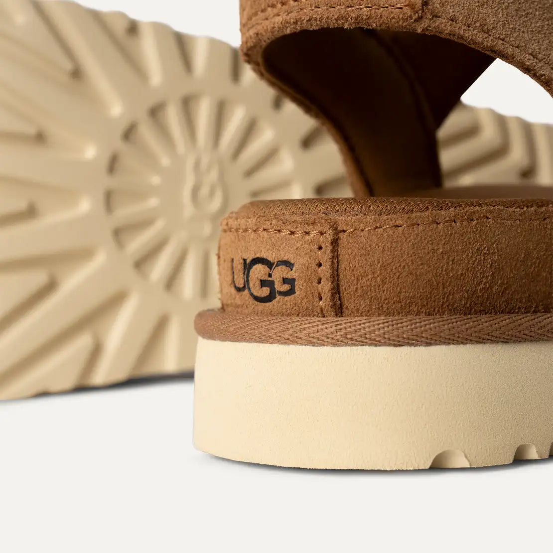 UGG Goldenstar Sandale Chestnut 1136783
