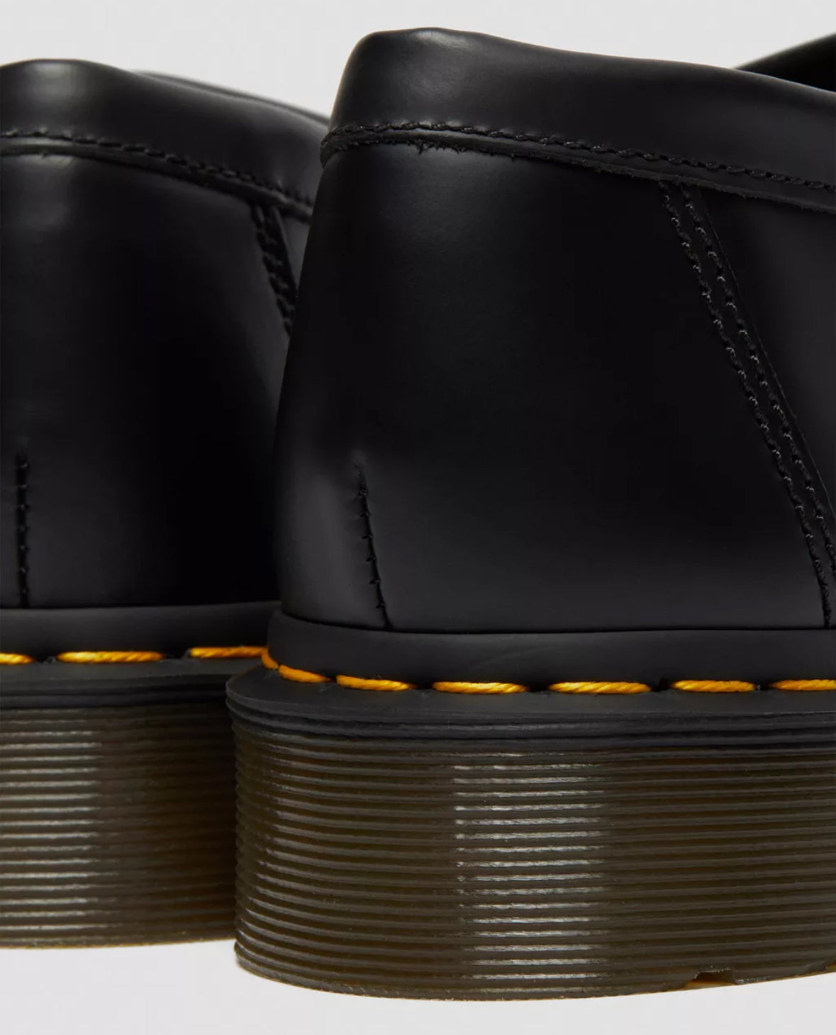 Dr.Martens Adrian Black Smooth 22209001