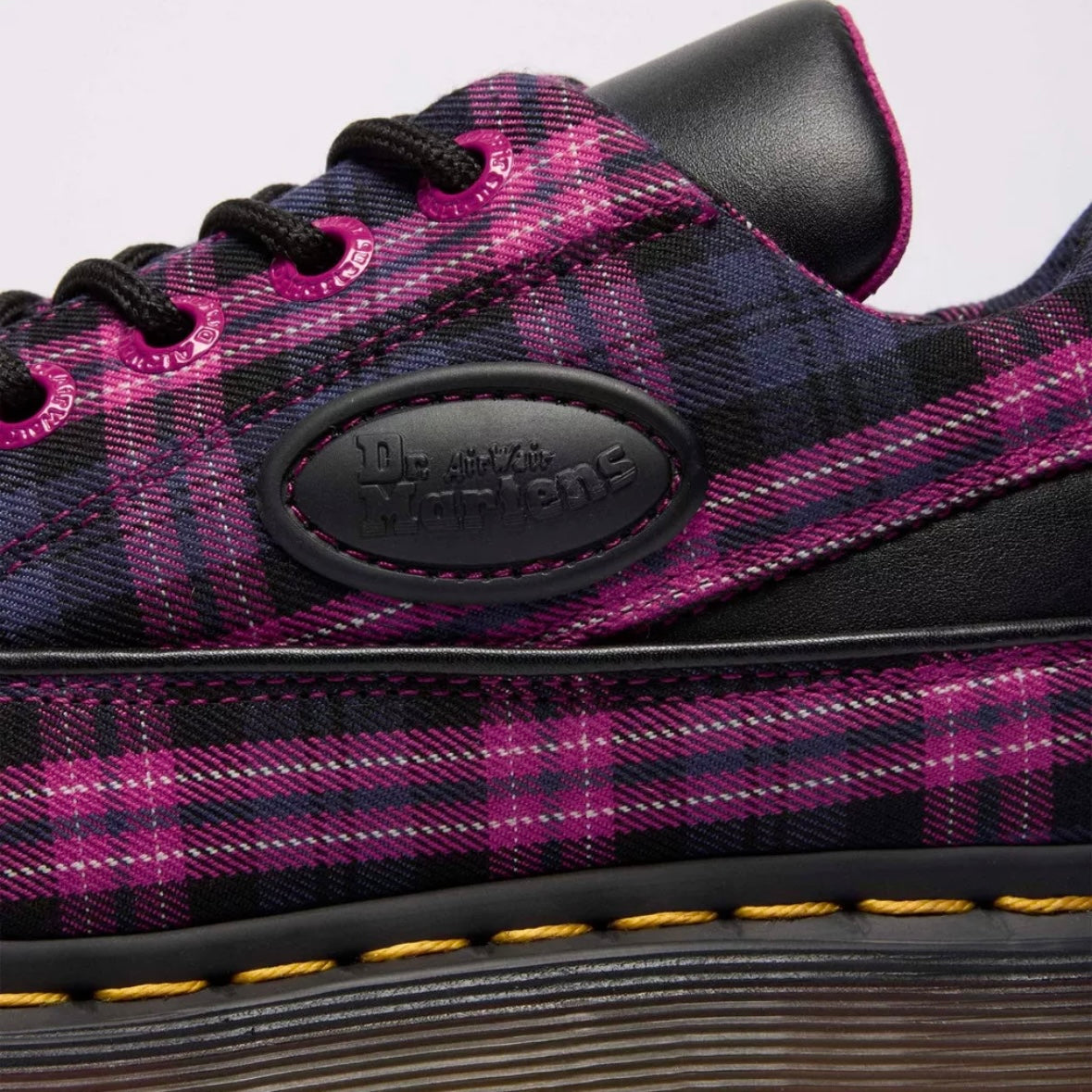 Dr.Martens Buzz Tartan Pink Multi 41975001