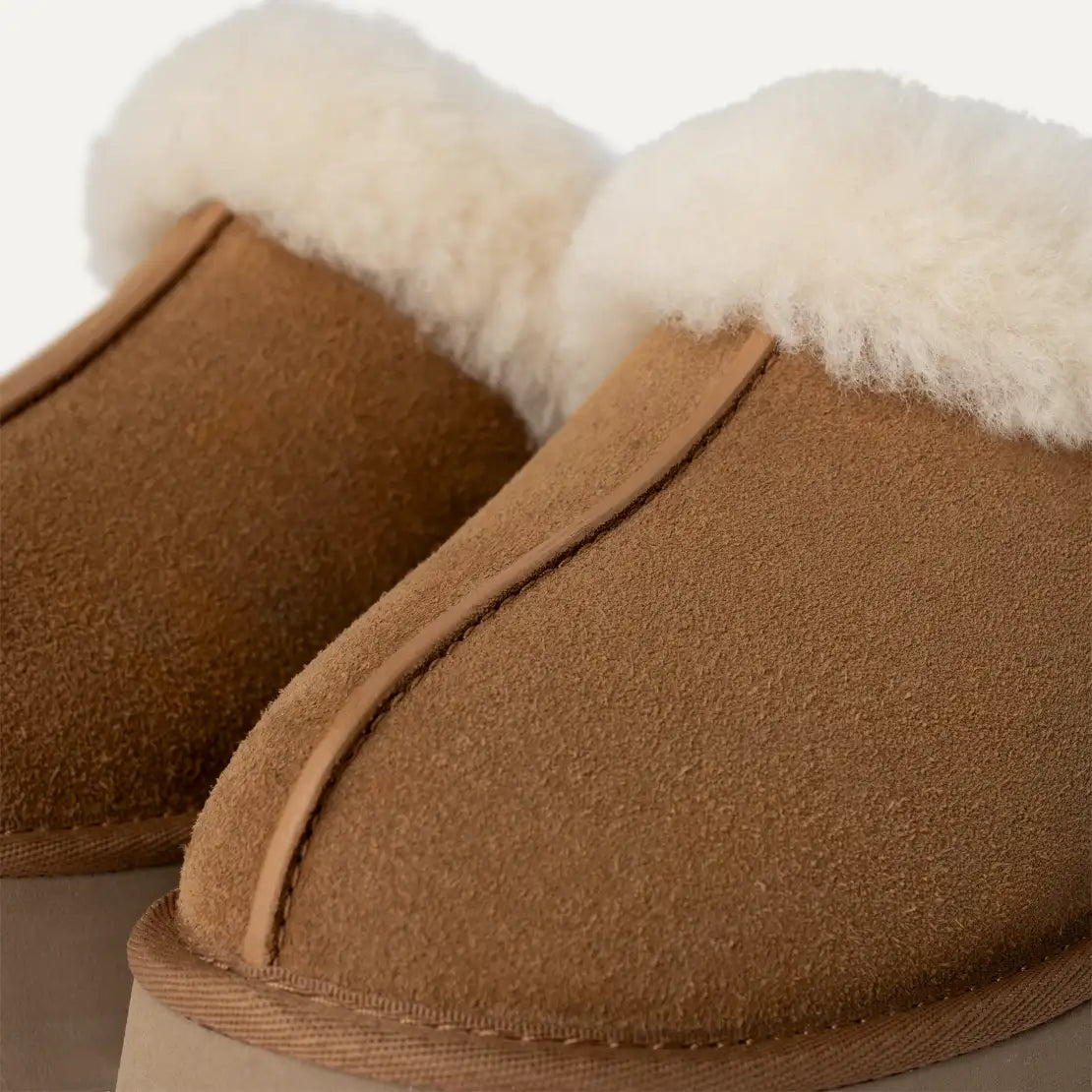 UGG Disquette Hausschuh Chestnut 1122550
