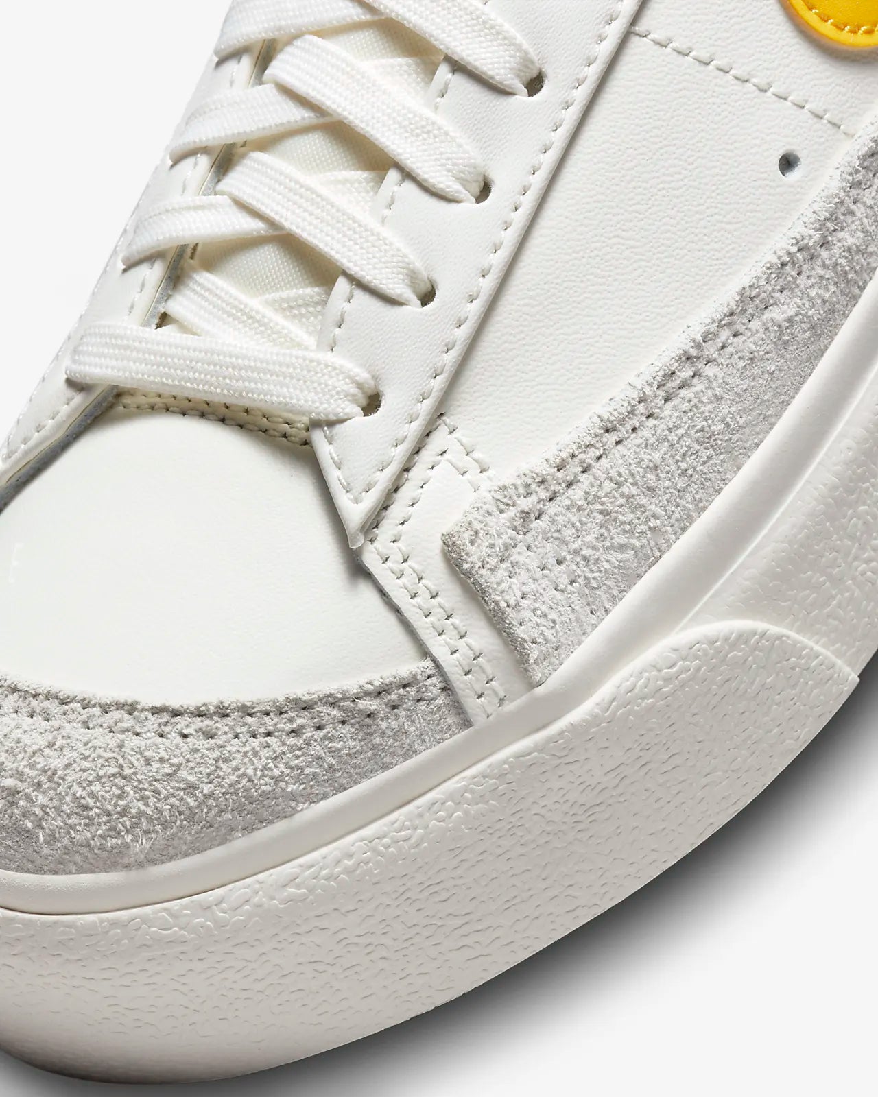 Nike Blazer Low Platform sail vivid sulfur DJ0292-111