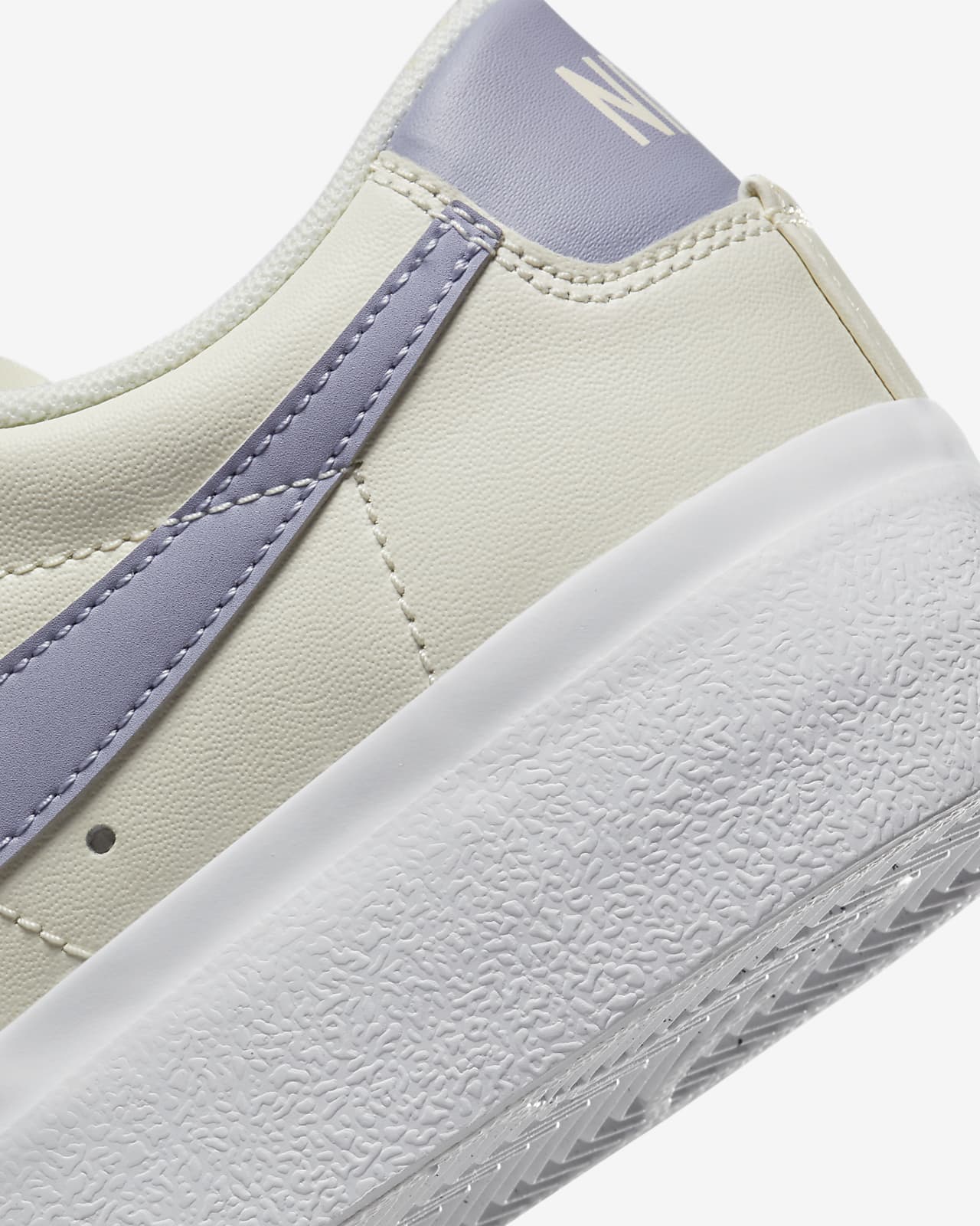 Nike Blazer Low Platform sail indigo haze DJ0292-110