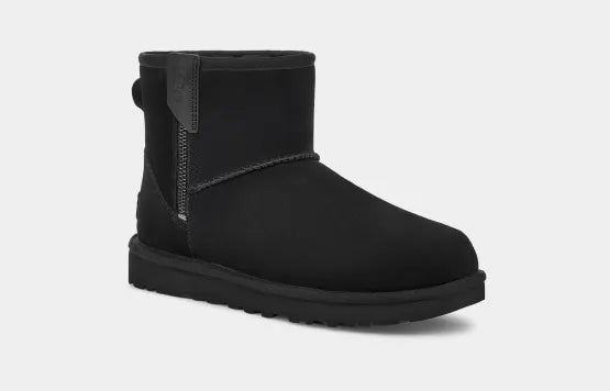 UGG Classic Mini Bailey Zip Boot Black 1151230