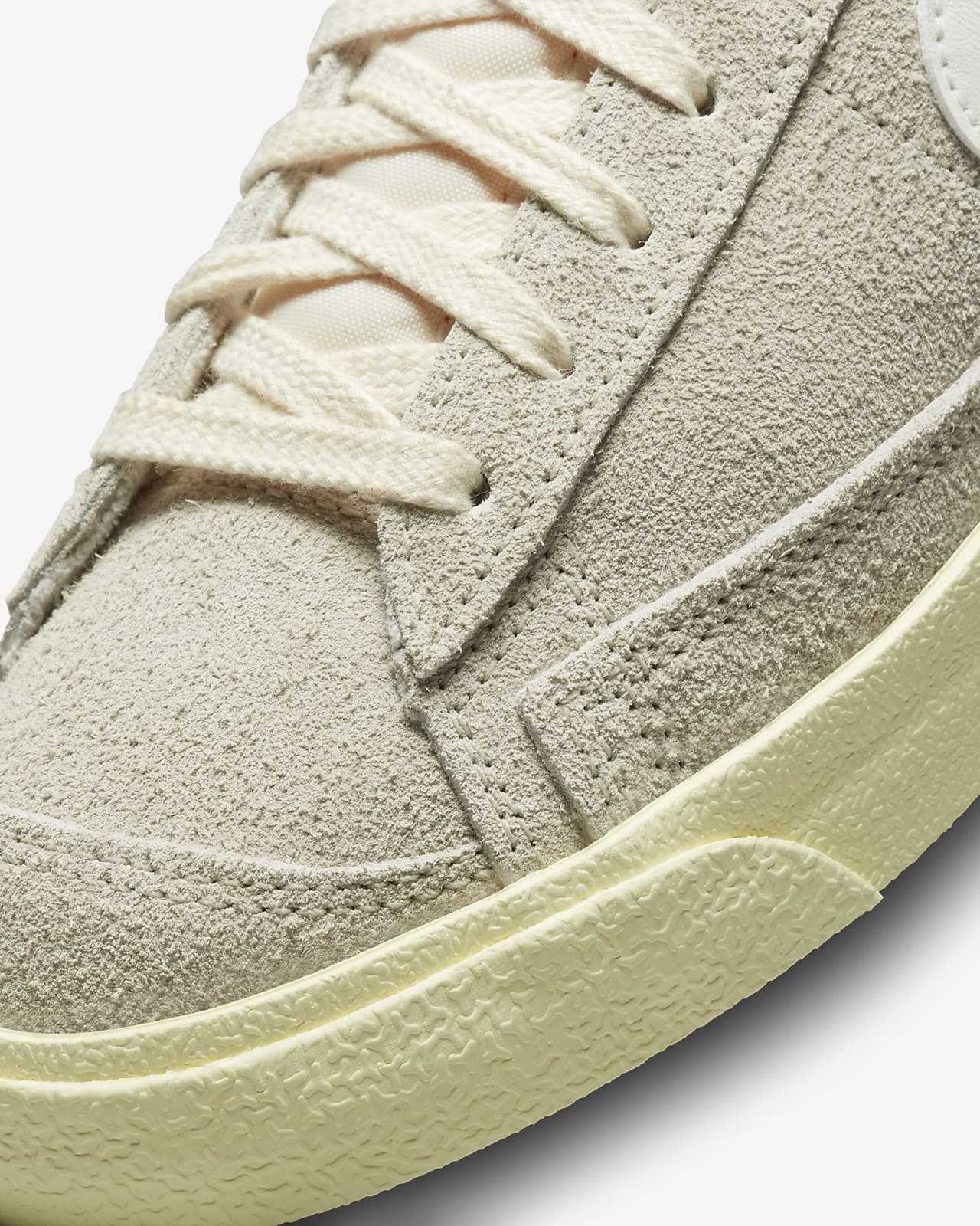 Nike Blazer Mid ‘77 Suede light bone DV7006-001
