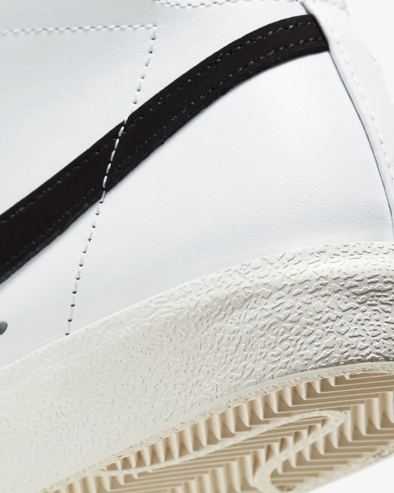 Nike Blazer Mid ‘77 white black CZ1055-100