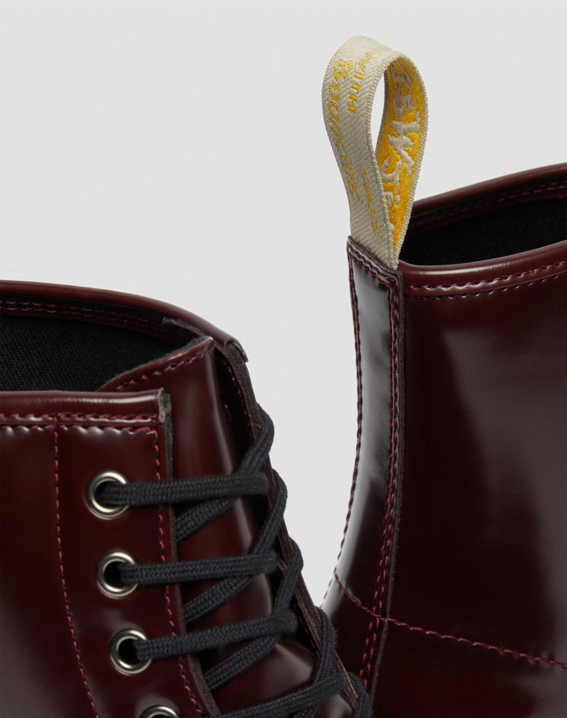Dr.Martens Vegan 1460 Cherry Red Oxford Rub Off 23756600