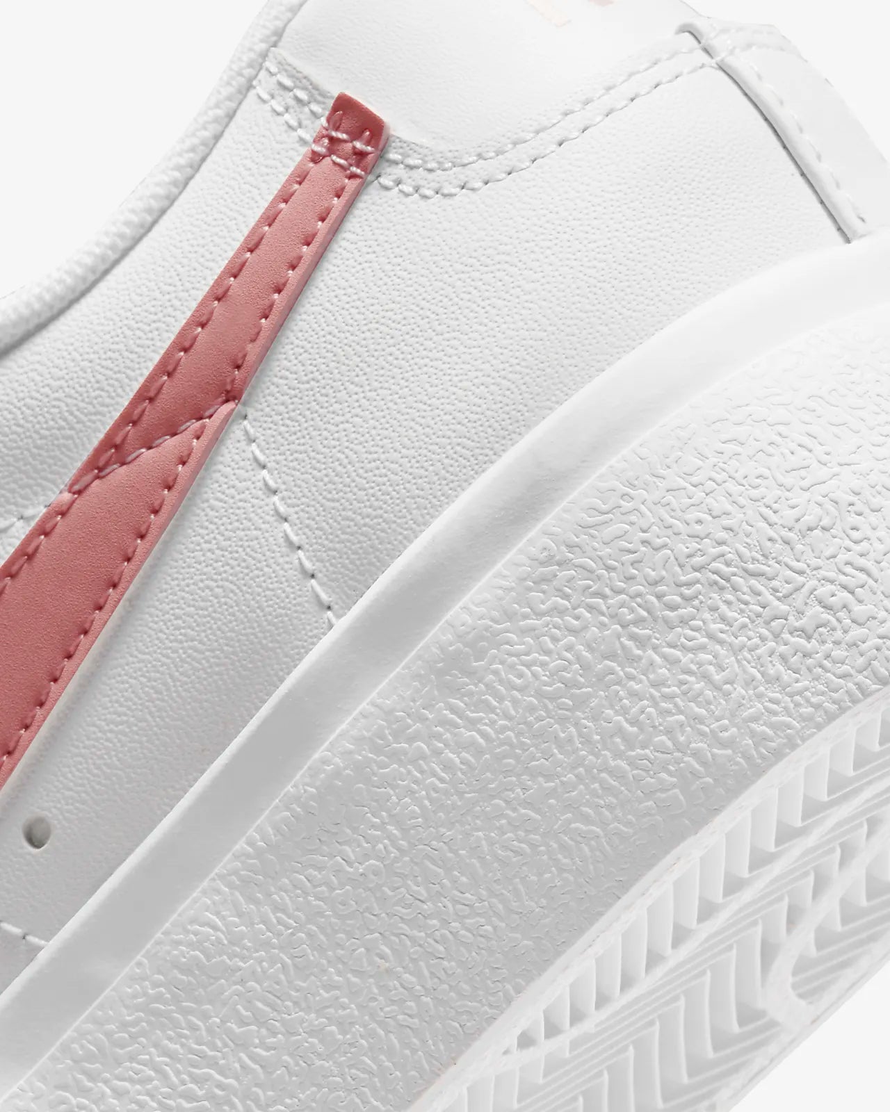 Nike Blazer Low Platform white pink DJ0292-103