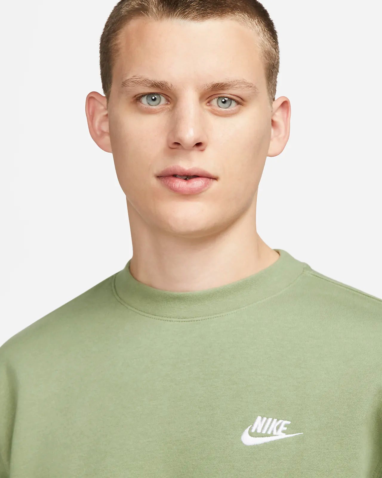 Nike Sportswear Club Sweatshirt Fleece Oil Green BV2662-386