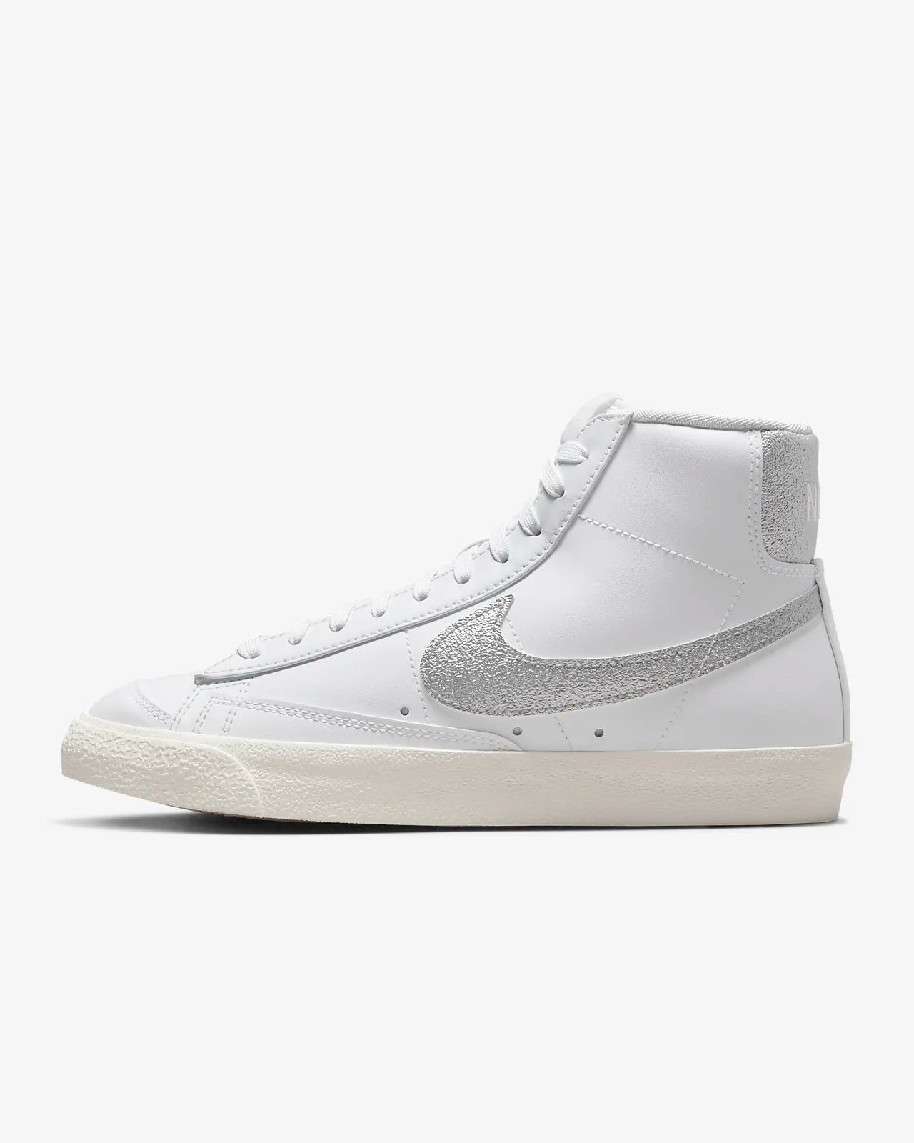 Nike Blazer Mid ‘77 Essential white silver DQ7574-100