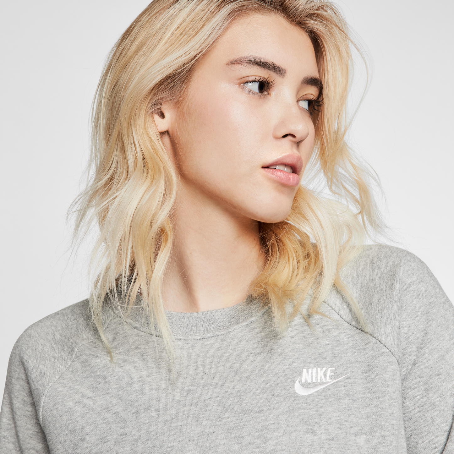 Nike Sportswear Essential Sweatshirt grey BV4110-063