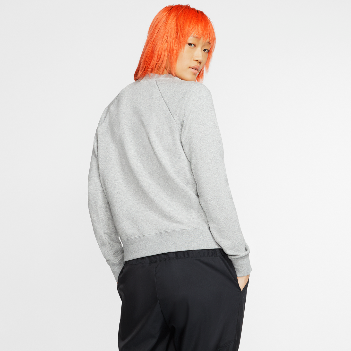 Nike Sportswear Essential Sweatshirt grau BV4112-063