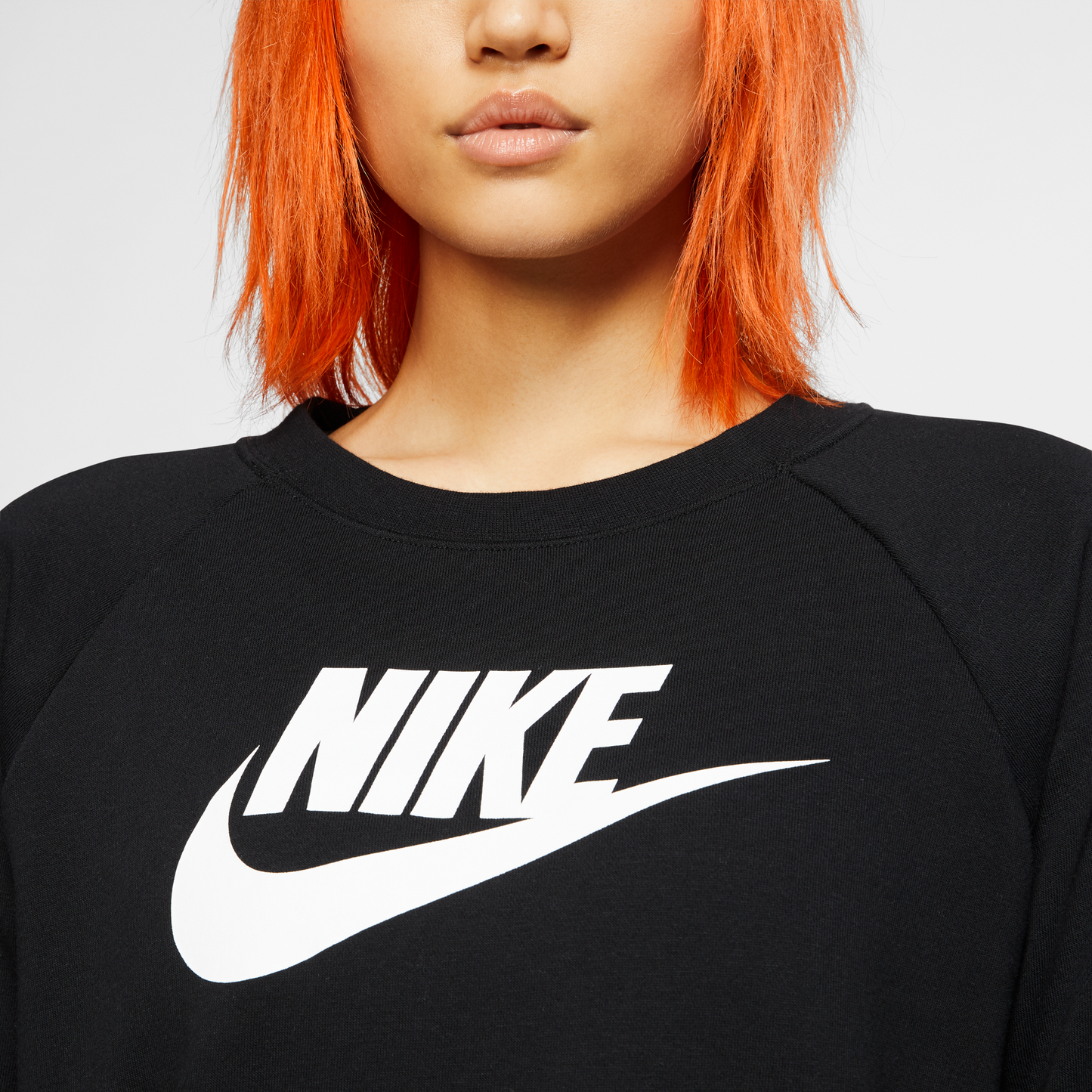 Nike Sportswear Essential Sweatshirt black BV4112-010