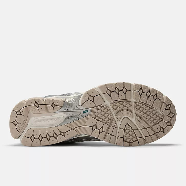 New Balance M1906REE Silver Metallic Sea Salt New Spruce