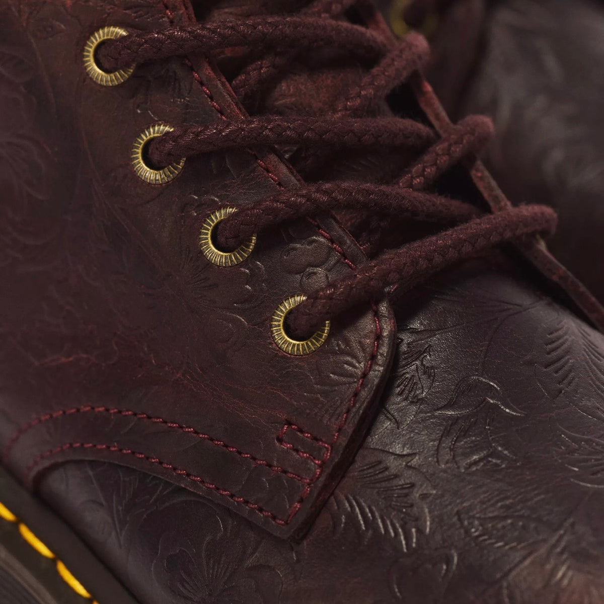 Dr.Martens Jadon Floral Emboss Crazy Horse Cherry Red 43558600
