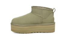 Lade das Bild in den Galerie-Viewer, UGG Ultra Mini Platform Boot SHADED CLOVER 1135092
