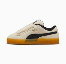 Lade das Bild in den Galerie-Viewer, PUMA Suede XL Dark Risk Alpine Snow Black Gum 401348-02
