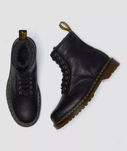 Lade das Bild in den Galerie-Viewer, Dr.Martens 1460 WL Grizzly Black 31873001
