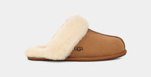 Lade das Bild in den Galerie-Viewer, UGG Scuffette II Hausschuh Chestnut 1106872
