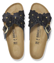 Lade das Bild in den Galerie-Viewer, Birkenstock Siena Flower Embellishment Black 1026734
