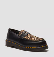 Lade das Bild in den Galerie-Viewer, Dr.Martens Penton Loafer Black Leopard 41186001
