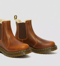 Lade das Bild in den Galerie-Viewer, Dr.Martens 2976 Leonore Chelsea Boots Butterscotch 23898243
