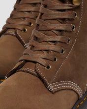 Lade das Bild in den Galerie-Viewer, Dr.Martens 1460 Pascal Bex FL Buttersoft WP khaki 31878480
