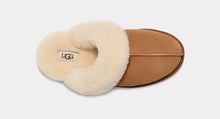 Lade das Bild in den Galerie-Viewer, UGG Scuffette II Hausschuh Chestnut 1106872
