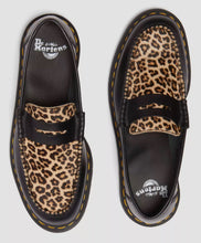 Lade das Bild in den Galerie-Viewer, Dr.Martens Penton Loafer Black Leopard 41186001
