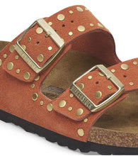 Lade das Bild in den Galerie-Viewer, Birkenstock Arizona Rivet Dark Rust 1029513
