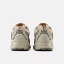 Lade das Bild in den Galerie-Viewer, New Balance U530SMA Timberwolf Linen Landslide
