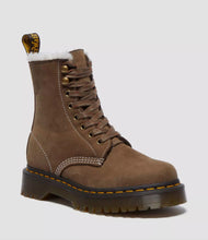 Lade das Bild in den Galerie-Viewer, Dr.Martens 1460 Pascal Bex FL Buttersoft WP khaki 31878480
