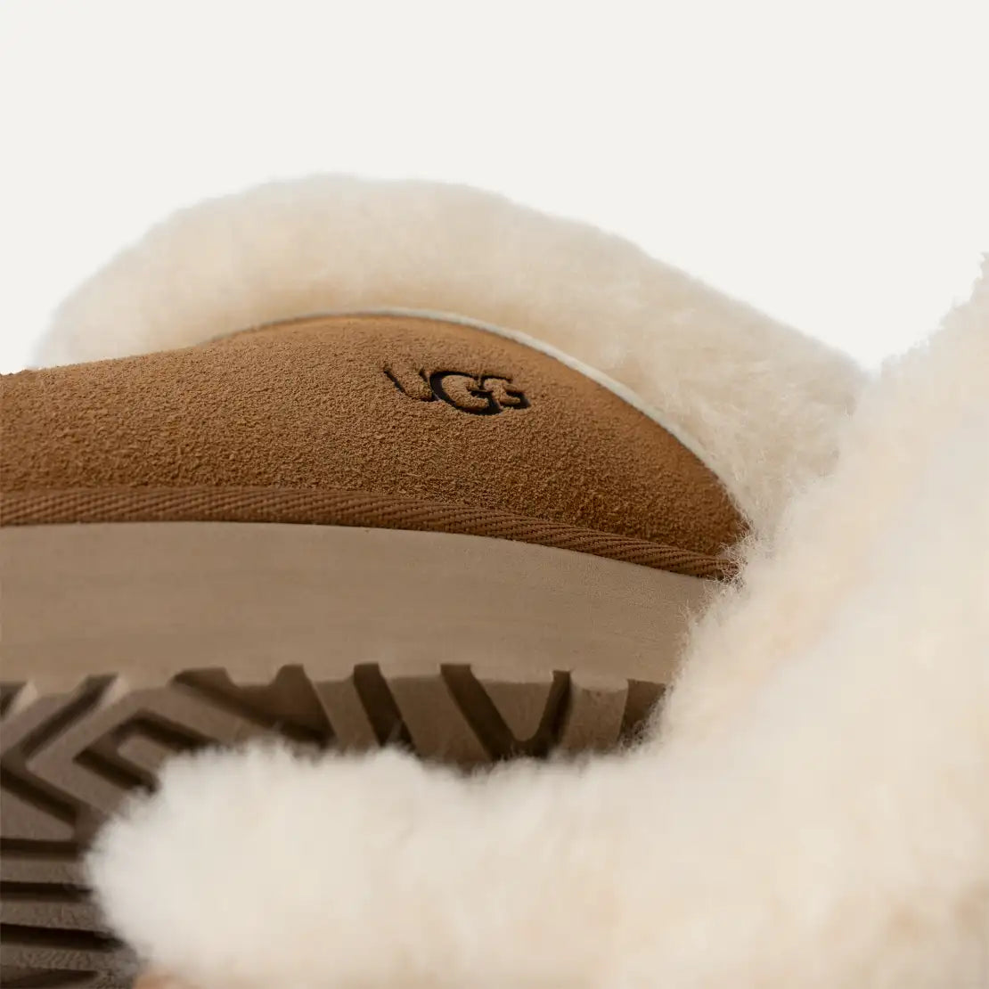 UGG Disquette Hausschuh Chestnut 1122550