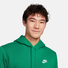 Lade das Bild in den Galerie-Viewer, Nike Sportswear Club Pullover Hoodie Fleece Malachite BV2654-365
