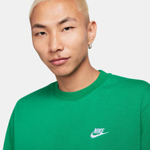 Lade das Bild in den Galerie-Viewer, Nike Sportswear Club Sweatshirt Fleece Malachite BV2662-365
