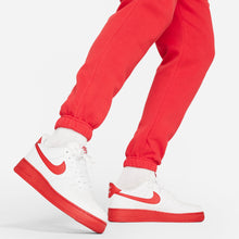 Lade das Bild in den Galerie-Viewer, Nike Sportswear Club Jogginghose Fleece Red BV2737-657
