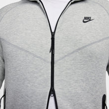 Lade das Bild in den Galerie-Viewer, Nike Sportswear Tech Fleece Full-Zip Hoodie Grey FB7921-063
