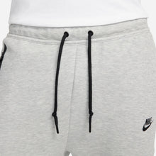 Lade das Bild in den Galerie-Viewer, Nike Sportswear Tech Fleece Jogginghose Grey FB8002-063
