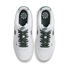 Lade das Bild in den Galerie-Viewer, Nike Court Vision Low White Vintage Green FV9952-101
