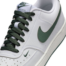 Lade das Bild in den Galerie-Viewer, Nike Court Vision Low White Vintage Green FV9952-101
