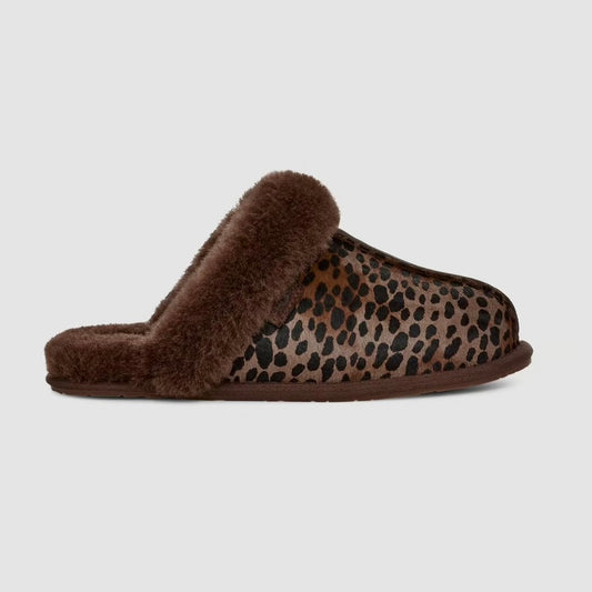 UGG Scuffette Caspian Hausschuh Burnt Cedar 1158352