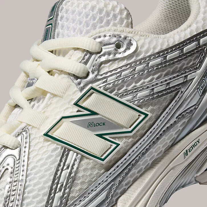 New Balance M1906REE Silver Metallic Sea Salt New Spruce