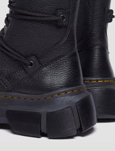 Lade das Bild in den Galerie-Viewer, Dr.Martens DMXL Lace Boot Black 41646001
