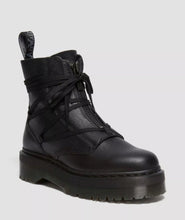 Lade das Bild in den Galerie-Viewer, Dr.Martens Jarrick Black Pisa Plateau 32221001
