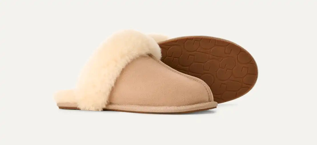 UGG Scuffette II Hausschuh Sand 1106872